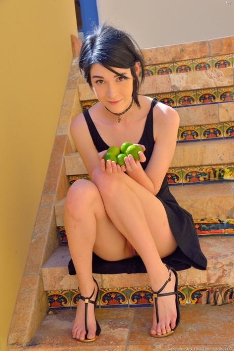 Upskirt Pics